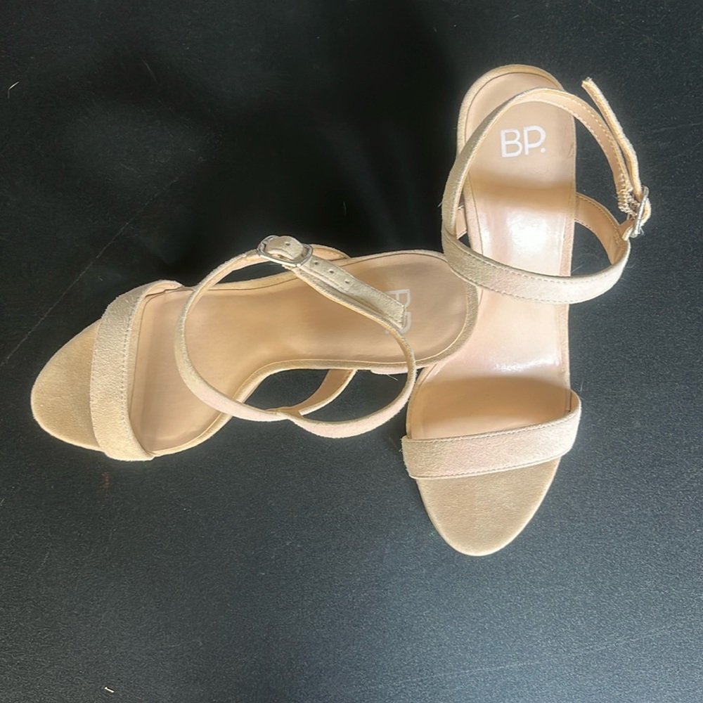 Women’s nude heels